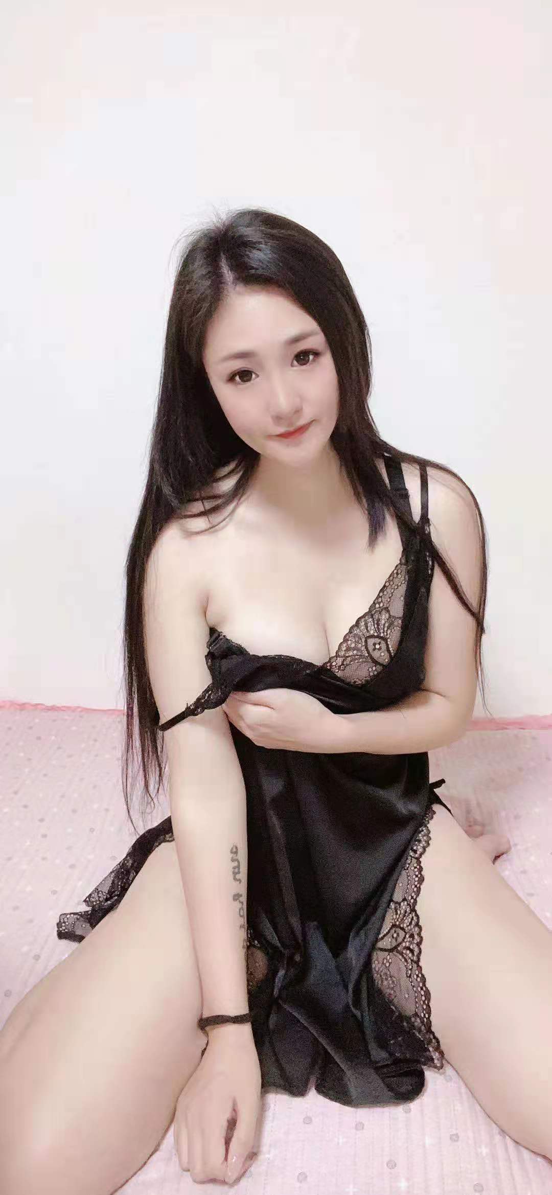 小白软妹，完美泻火对象！长腿b紧，外表淑女，艹作猛如虎