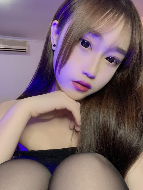 朝阳刚下水的舞蹈实习老师，火辣辣的身材，诱惑人心