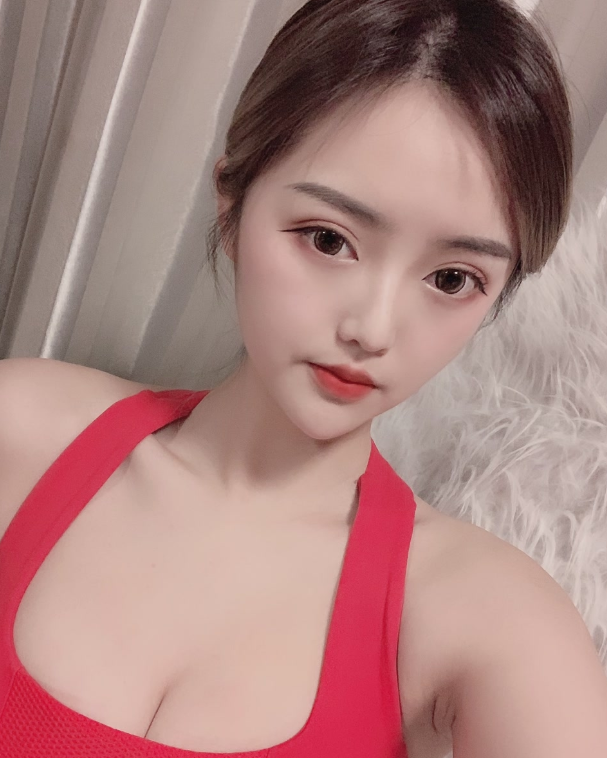 新人刚到北京颜值大波妹