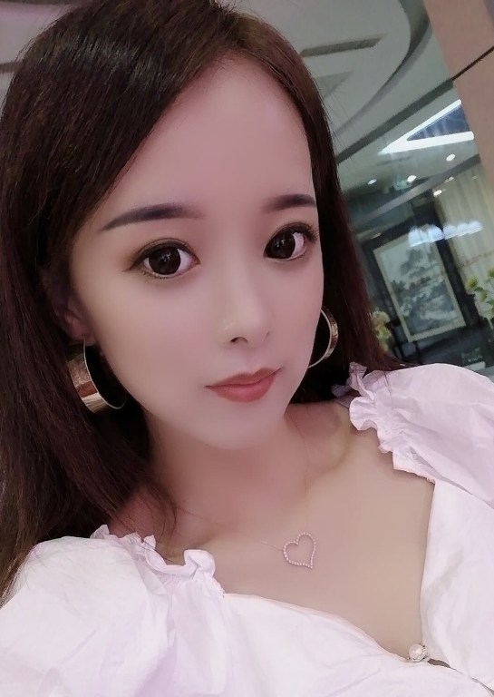 学生妹暑假回校前做兼职