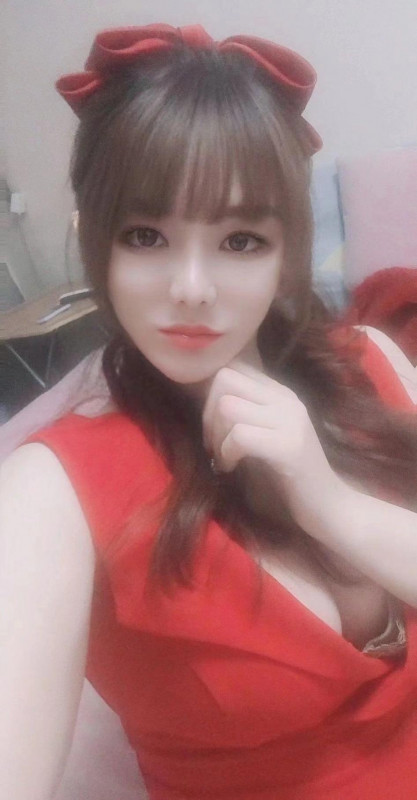 体验草房那的一个凤